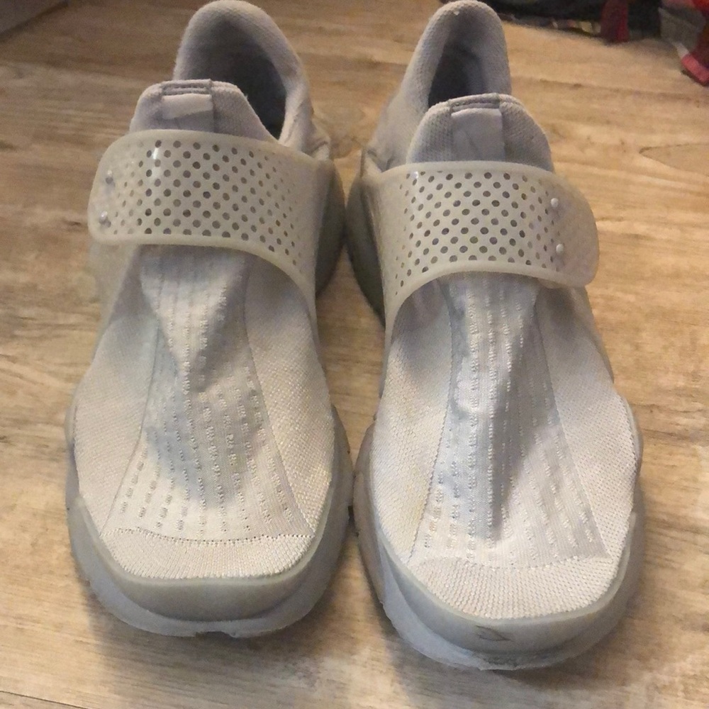 Nike Slate Gray Sock Dart